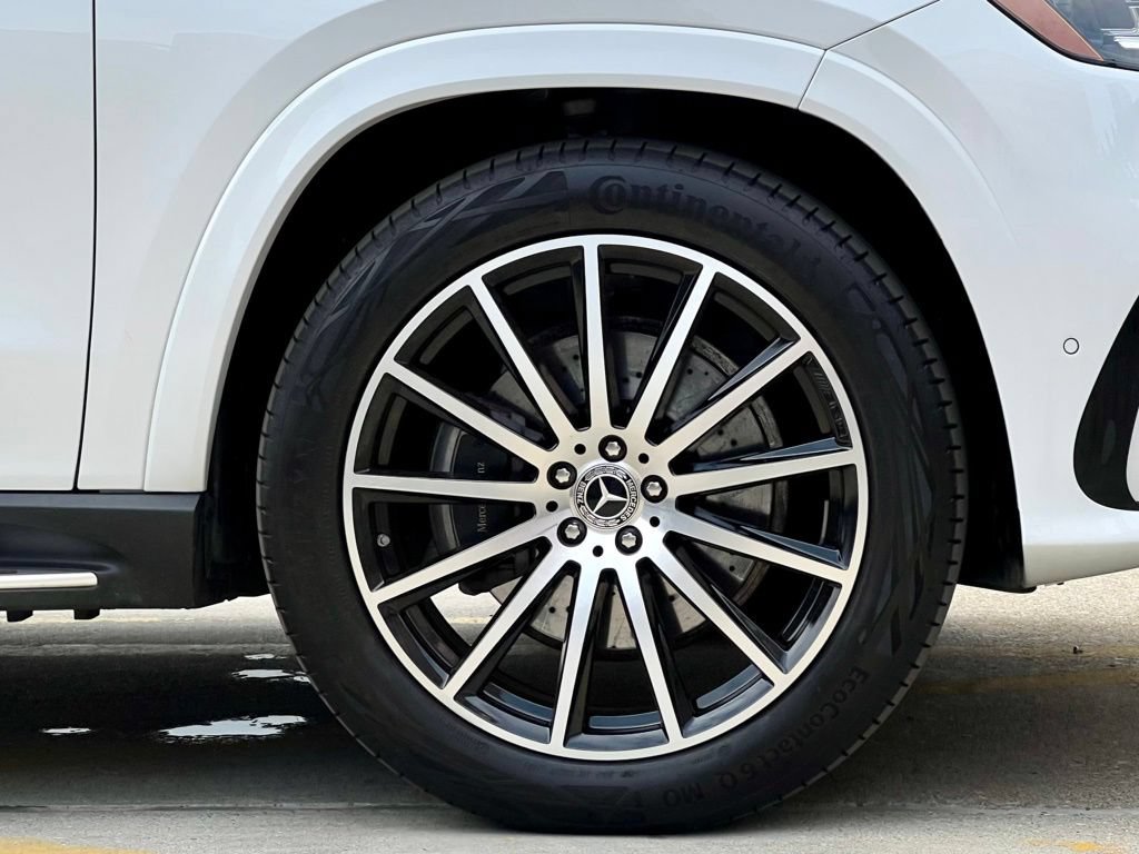 Certified 2025 Mercedes-Benz GLS 580 4MATIC image 11