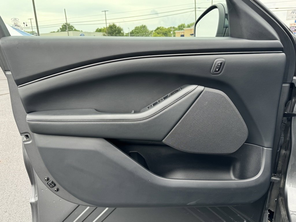 New 2023 Ford Mustang Mach-E Select image 2