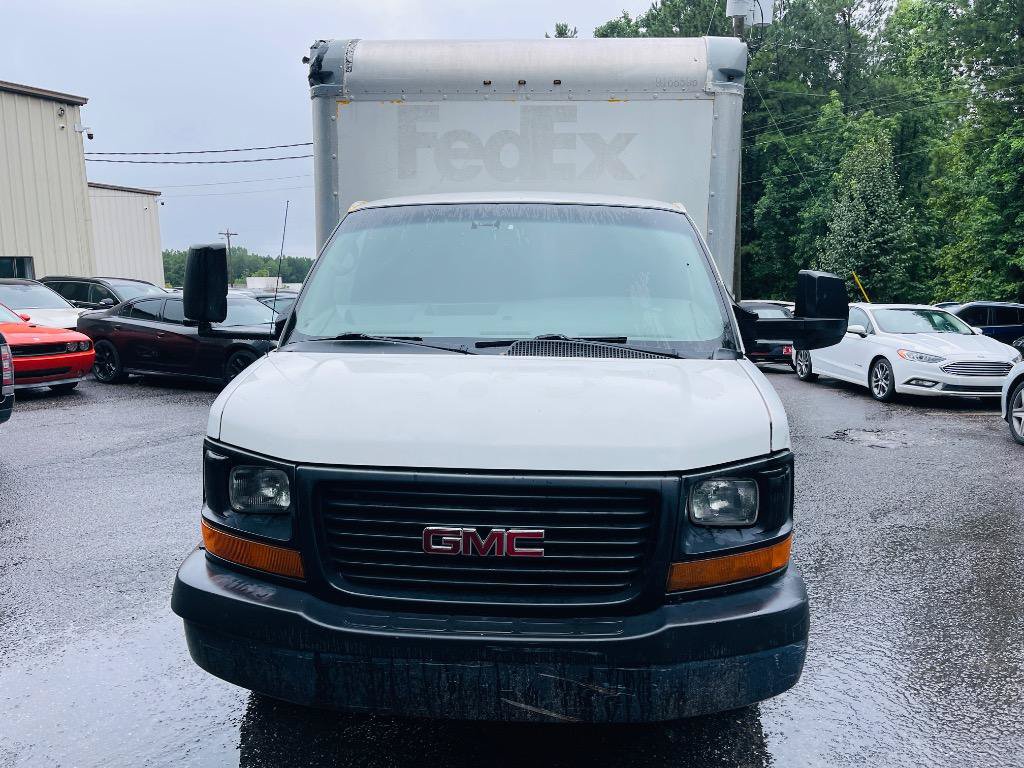 Used 2014 GMC Savana 3500 Extended RWD image 2