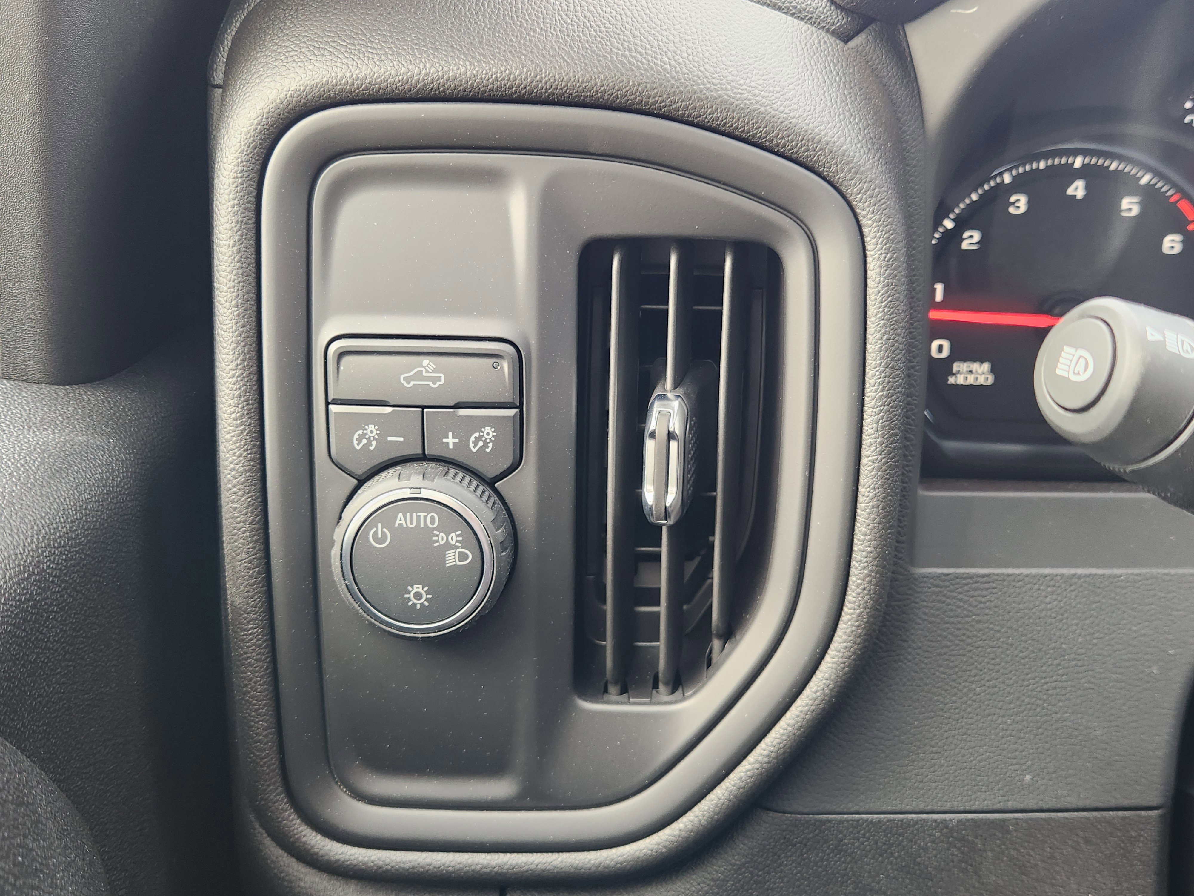 New 2025 Chevrolet Silverado 3500 W/T image 21