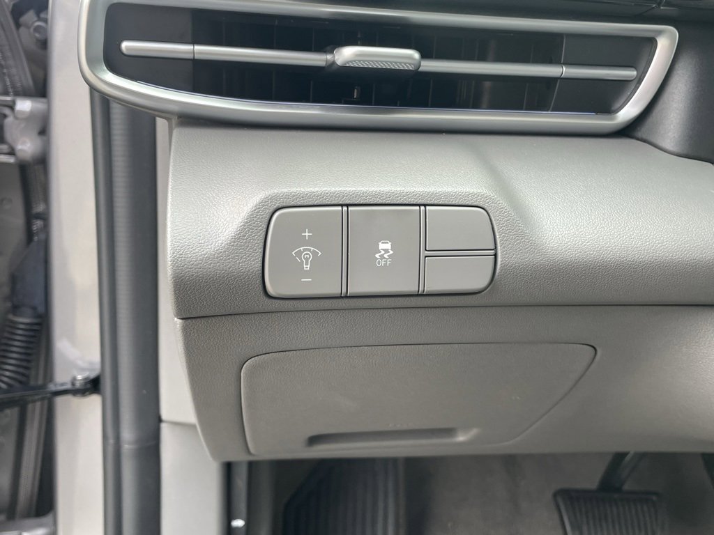 Used 2024 Hyundai Elantra SEL image 12