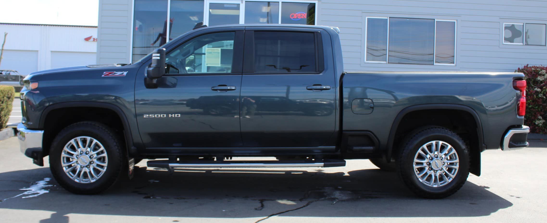 Used 2020 Chevrolet Silverado 2500 LT w/ True North Edition AWD/4WD image 3