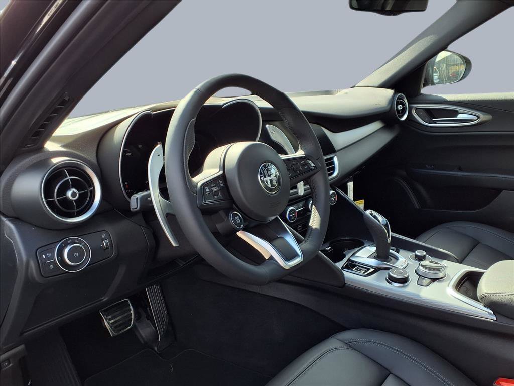 New 2025 Alfa Romeo Giulia image 9