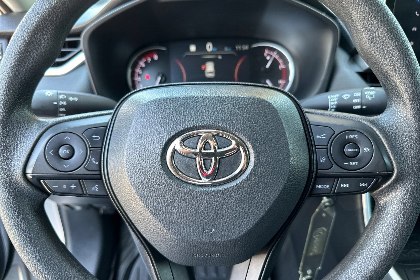 Used 2023 Toyota RAV4 LE FWD image 22