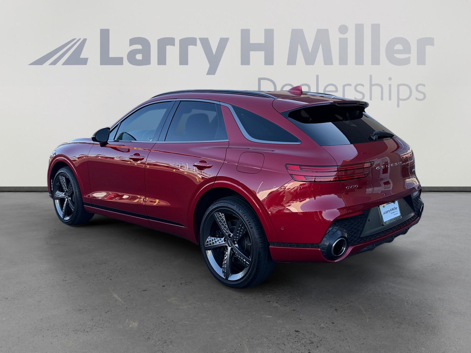 Used 2023 Genesis GV70 2.5T w/ Sport Prestige Package AWD/4WD image 3
