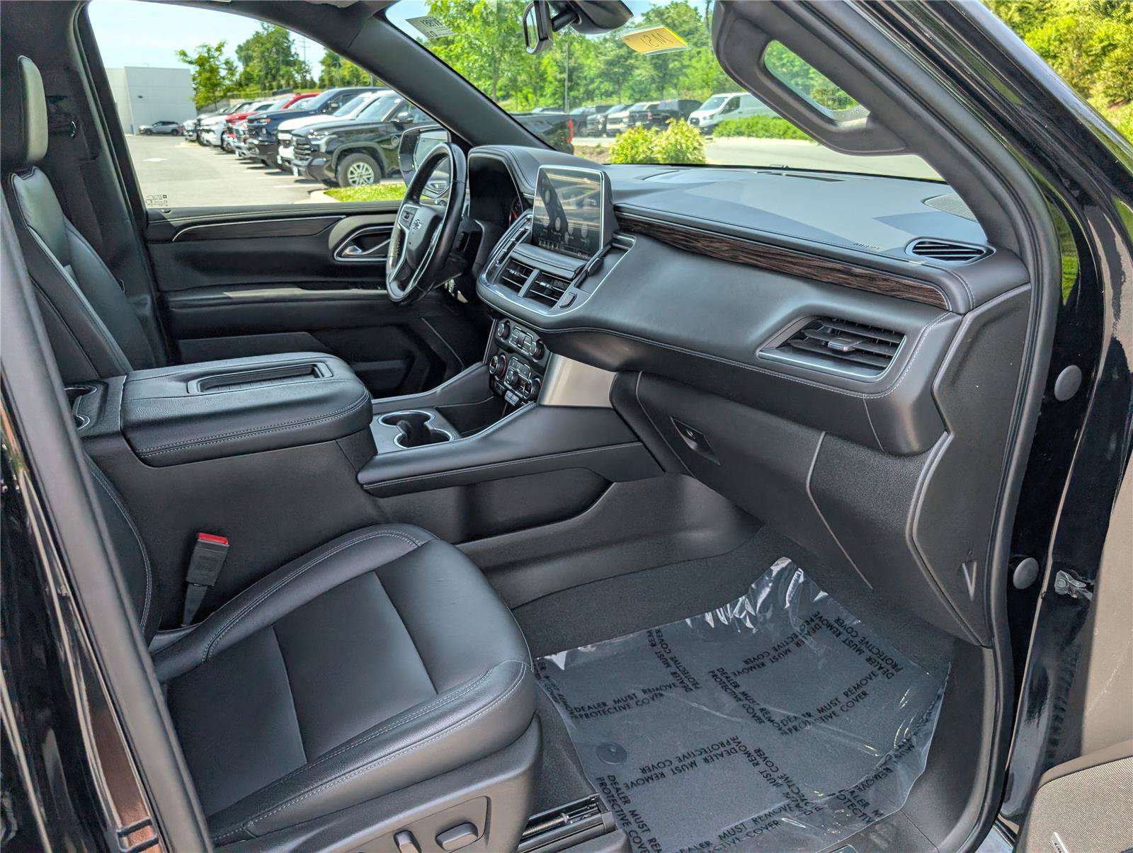 Used 2021 Chevrolet Tahoe Z71 w/ Z71 Off-Road Package AWD/4WD image 10