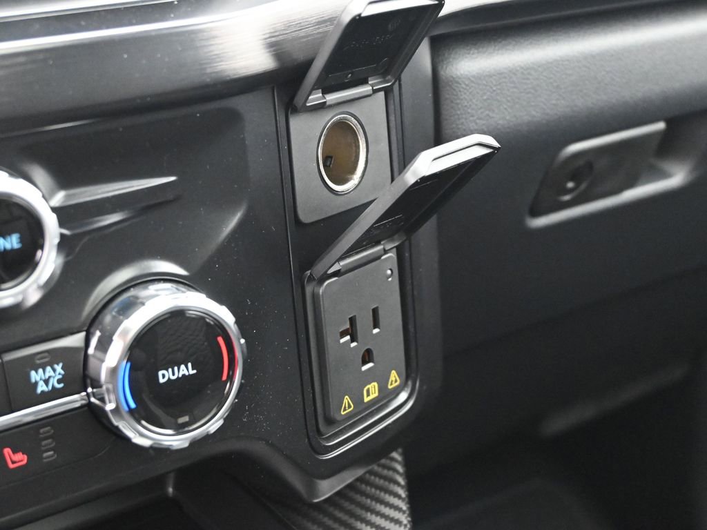 New 2026 Ford F250 Lariat w/ Black Appearance Package image 21