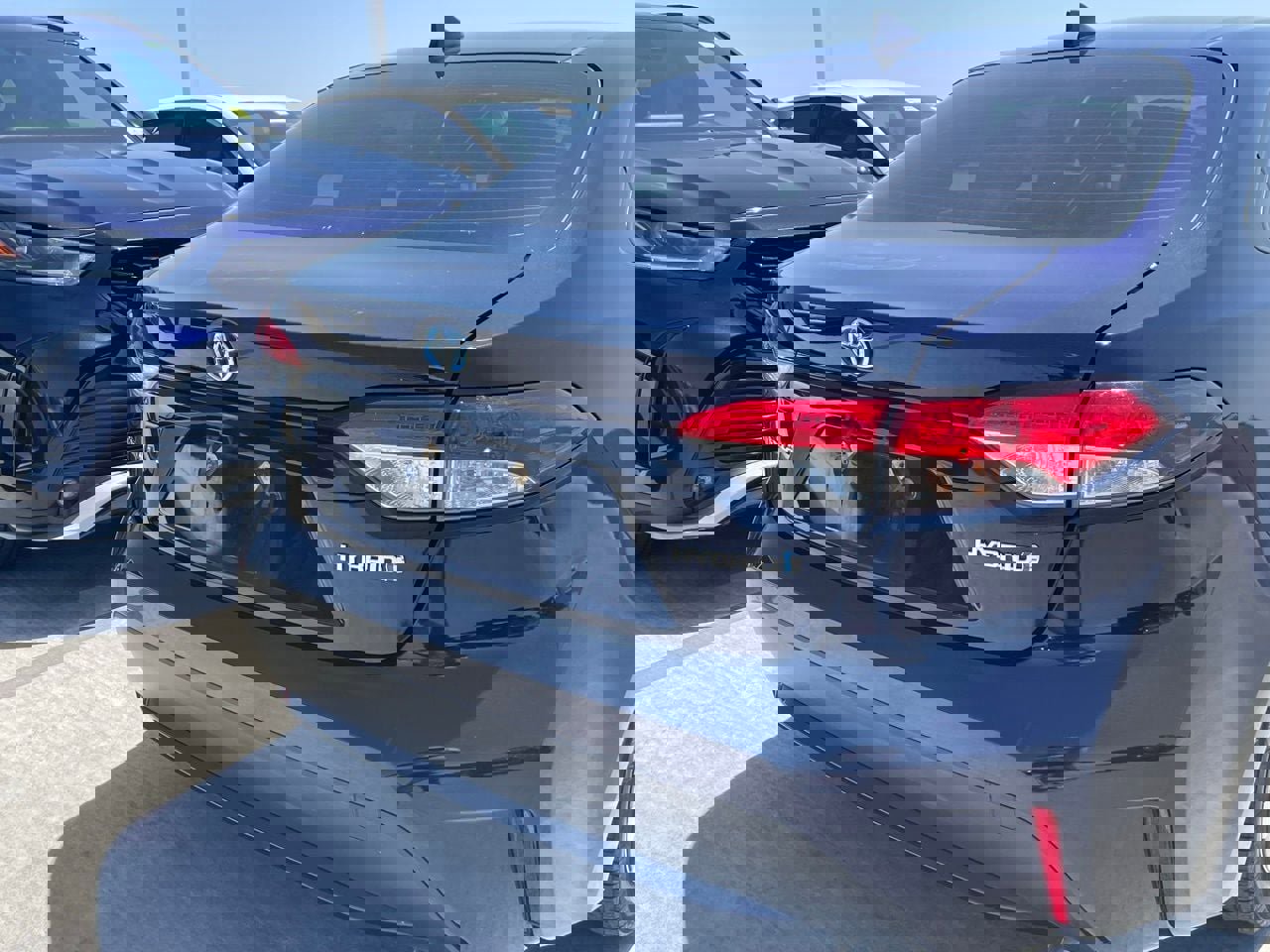 Used 2022 Toyota Corolla LE w/ Carpet Mat Package (TMS) FWD image 4