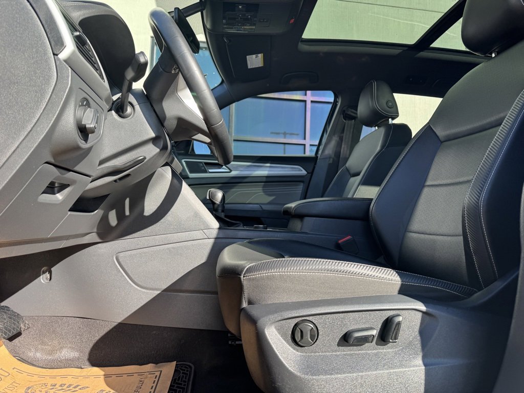 Used 2023 Volkswagen Atlas Cross Sport SE w/ Panoramic Sunroof Package image 10
