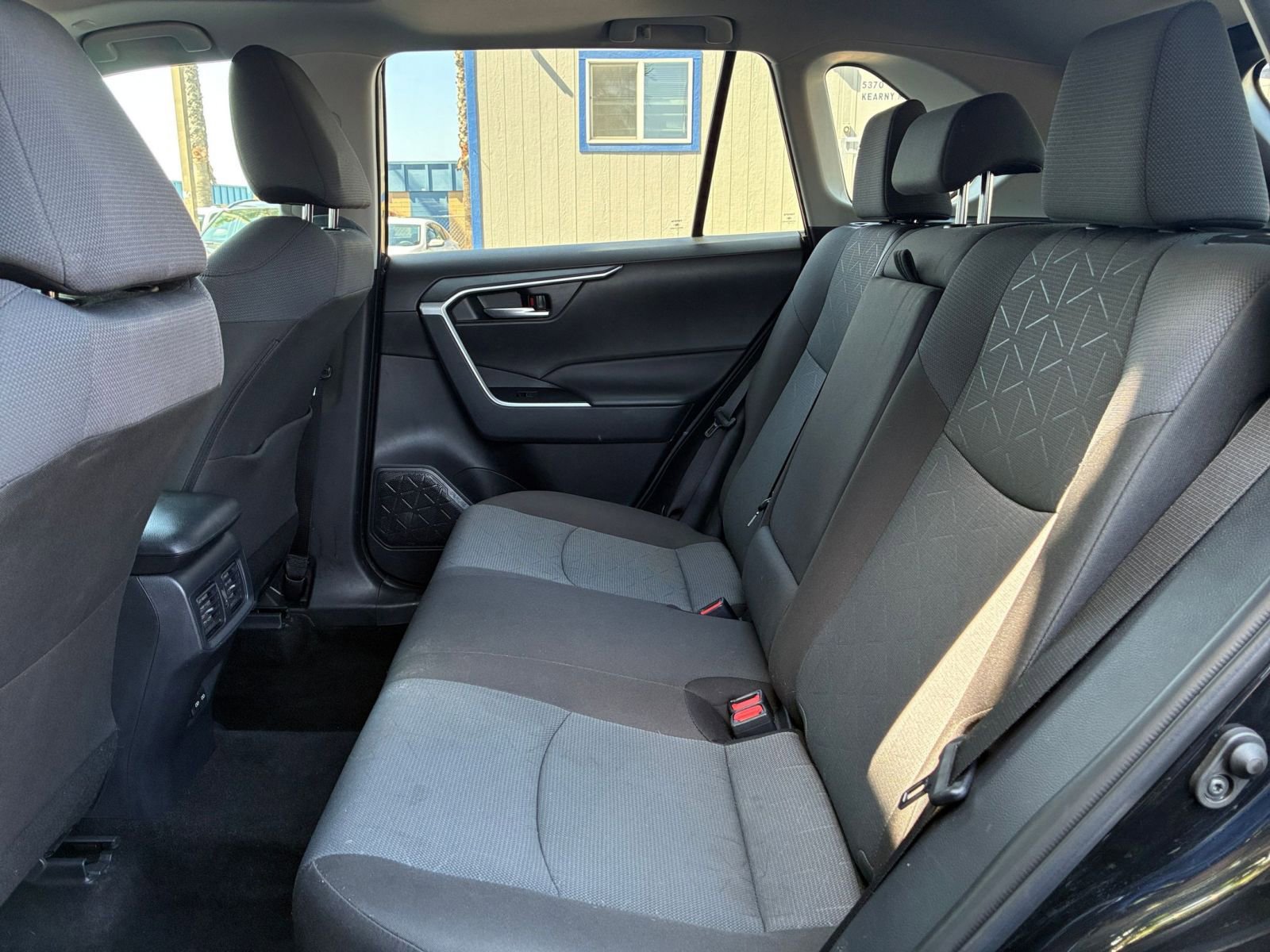 Used 2025 Toyota RAV4 XLE w/ Convenience Package AWD/4WD image 27