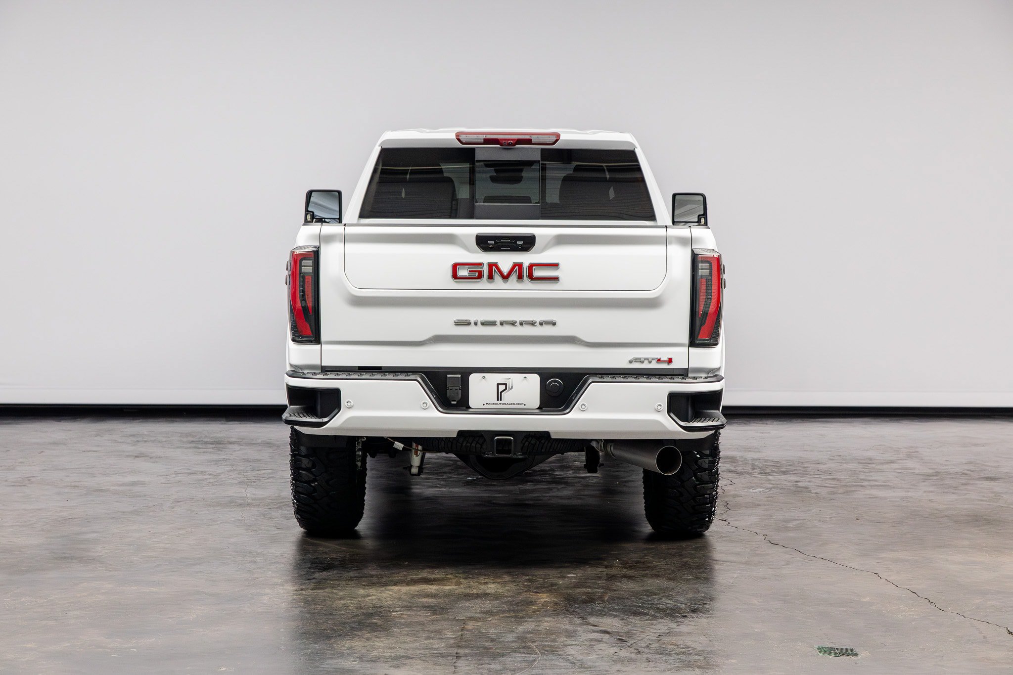 Used 2025 GMC Sierra 2500 AT4 w/ AT4 Premium Plus Package AWD/4WD image 18
