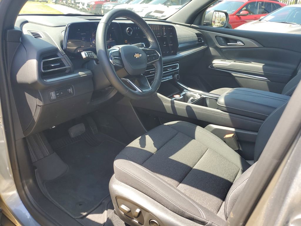 Used 2026 Chevrolet Traverse LT w/ Driver Confidence Package FWD image 20
