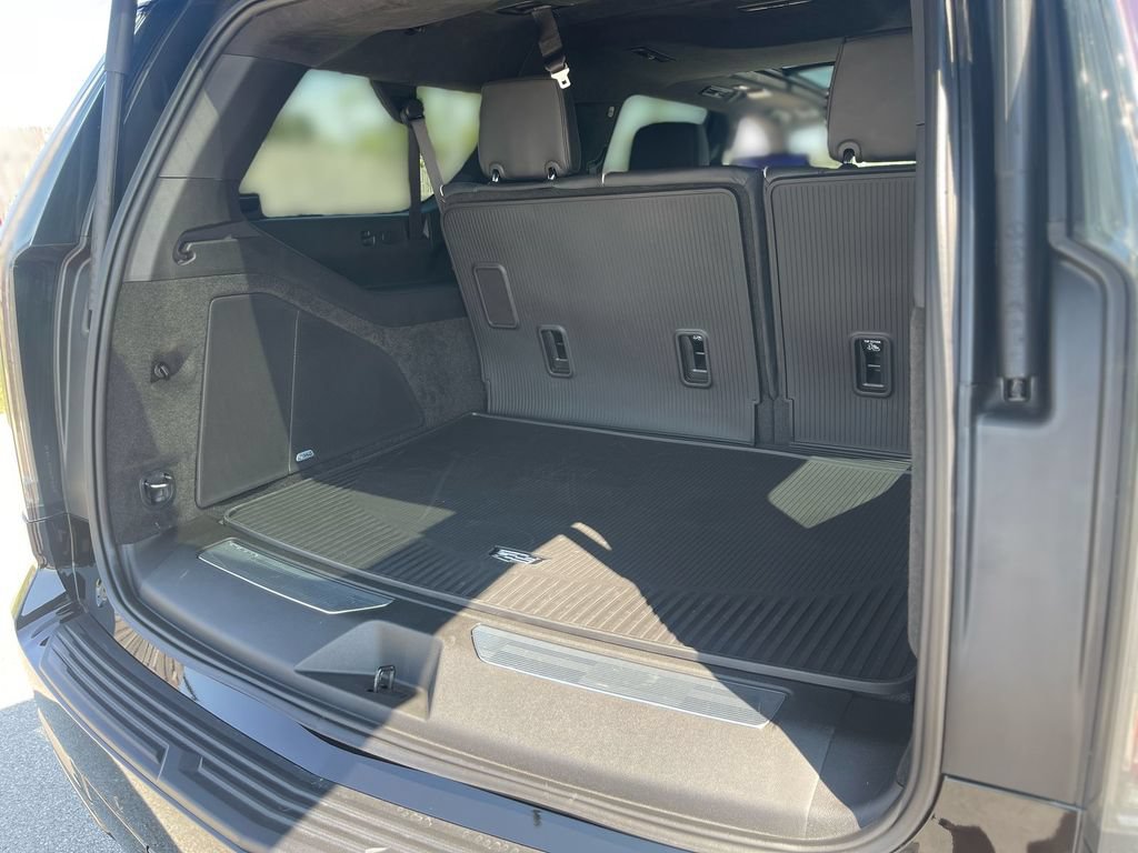 New 2026 Cadillac Escalade ESV Platinum Sport w/ LPO, ONYX Package AWD/4WD image 7