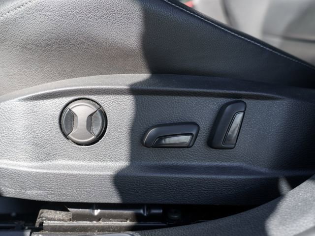 Used 2017 Volkswagen Golf R 4-Door image 19