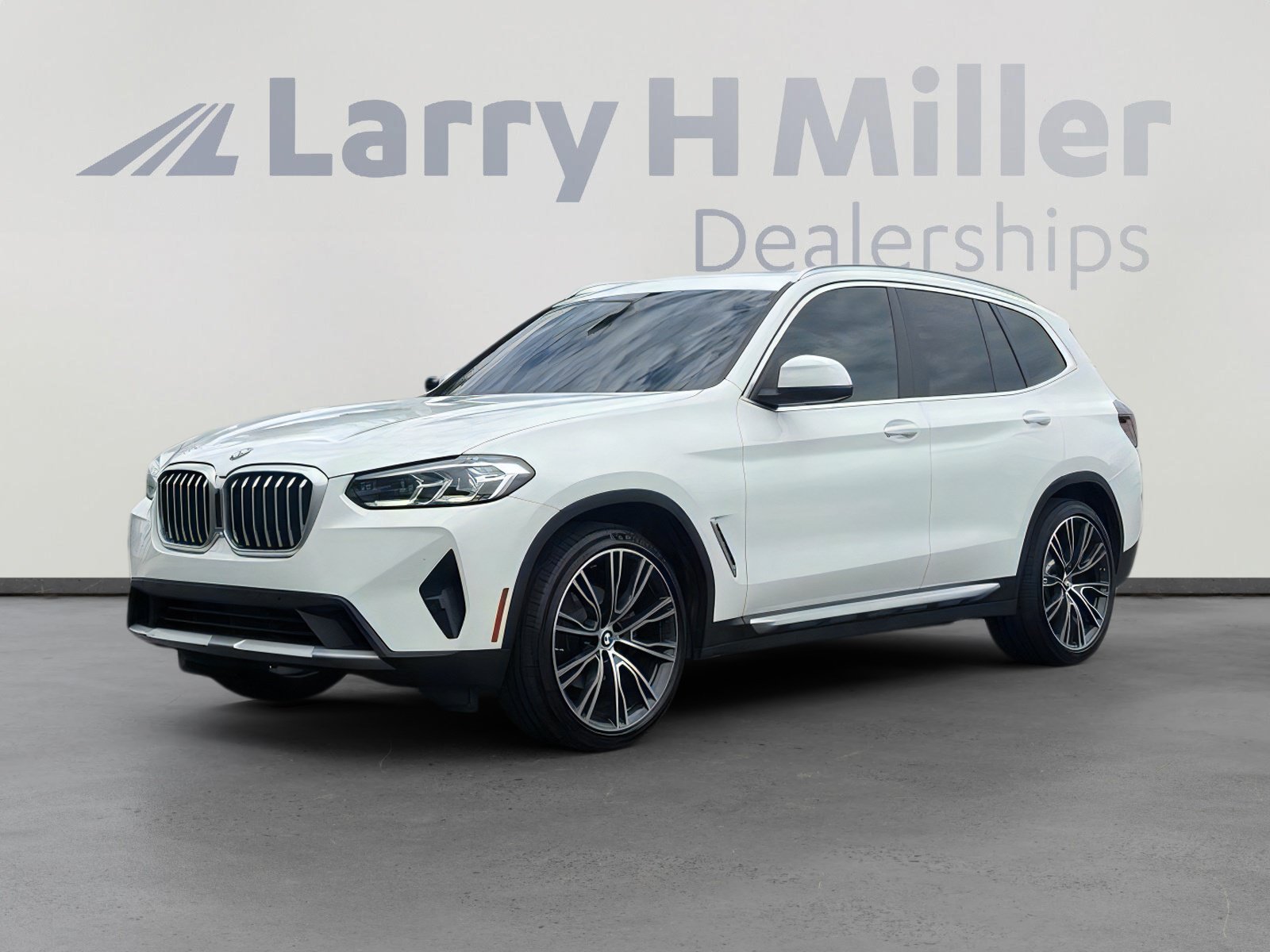 Used 2022 BMW X3 sDrive30i w/ Premium Package 2 (ZPA) RWD image 2