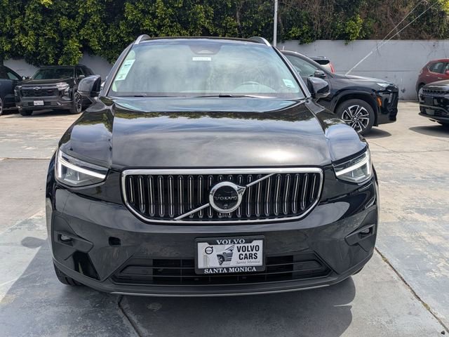 Certified 2025 Volvo XC40 B5 Plus AWD/4WD image 8