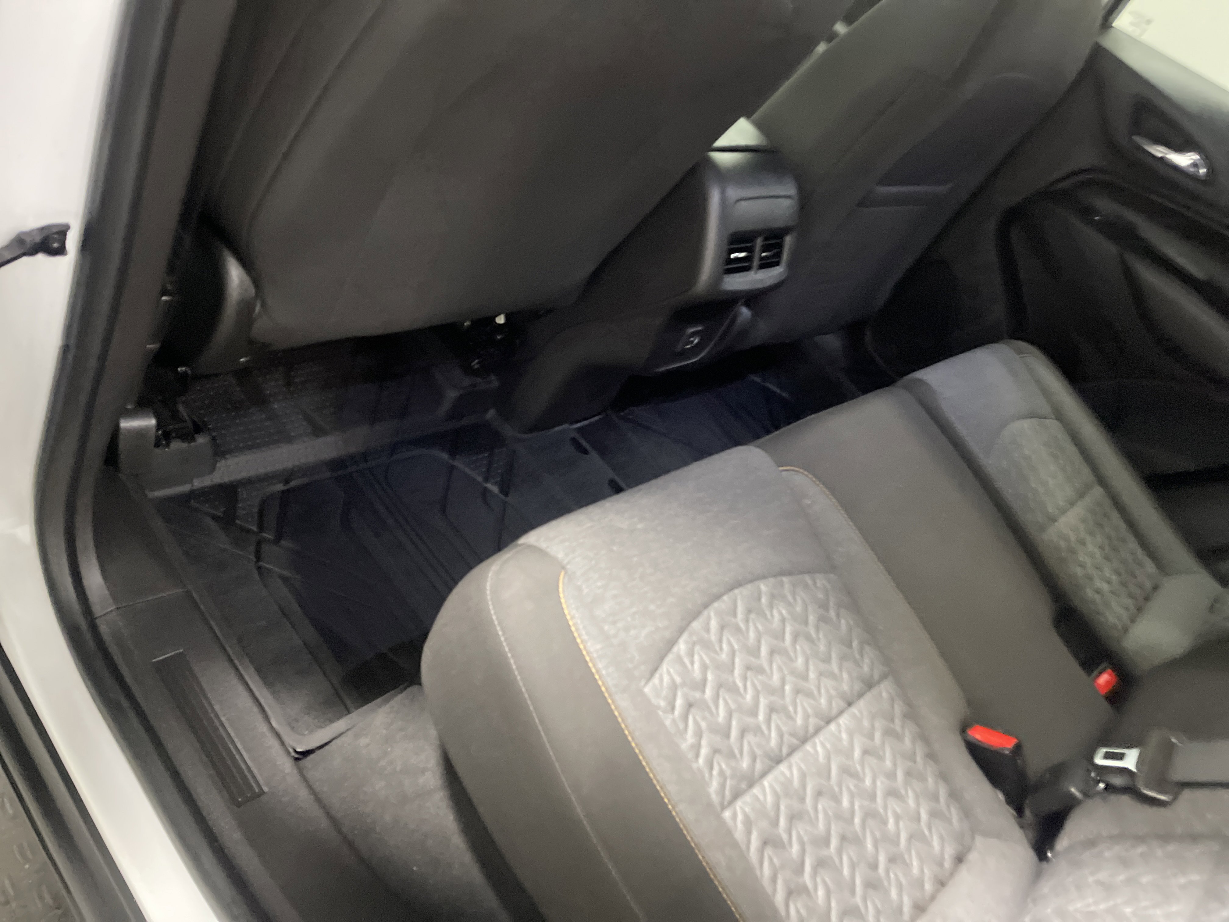 Used 2022 Chevrolet Equinox LT w/ Driver Convenience Package image 17