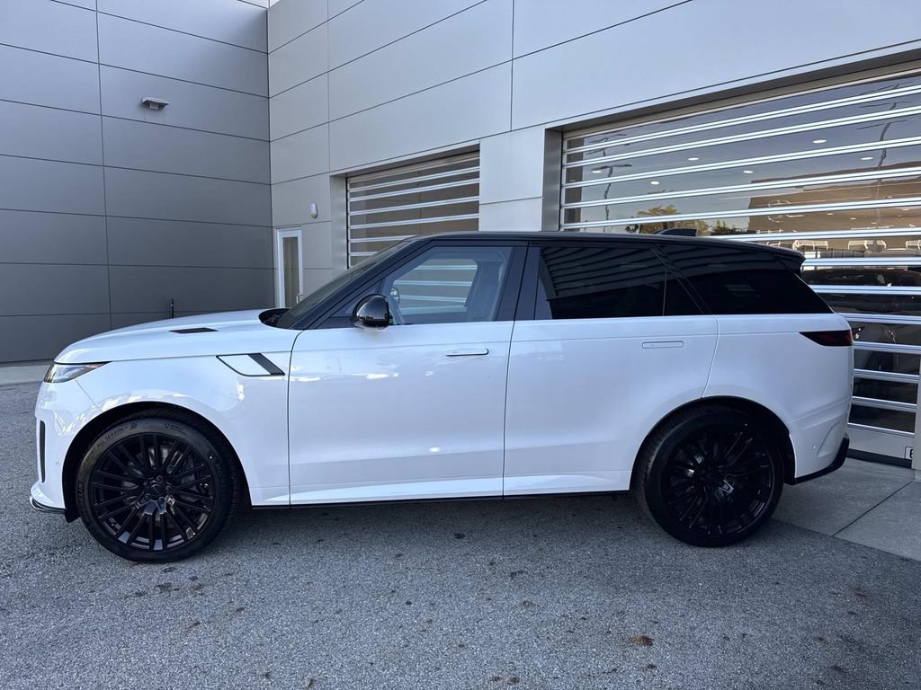 New 2027 Land Rover Range Rover Sport SV AWD/4WD image 4