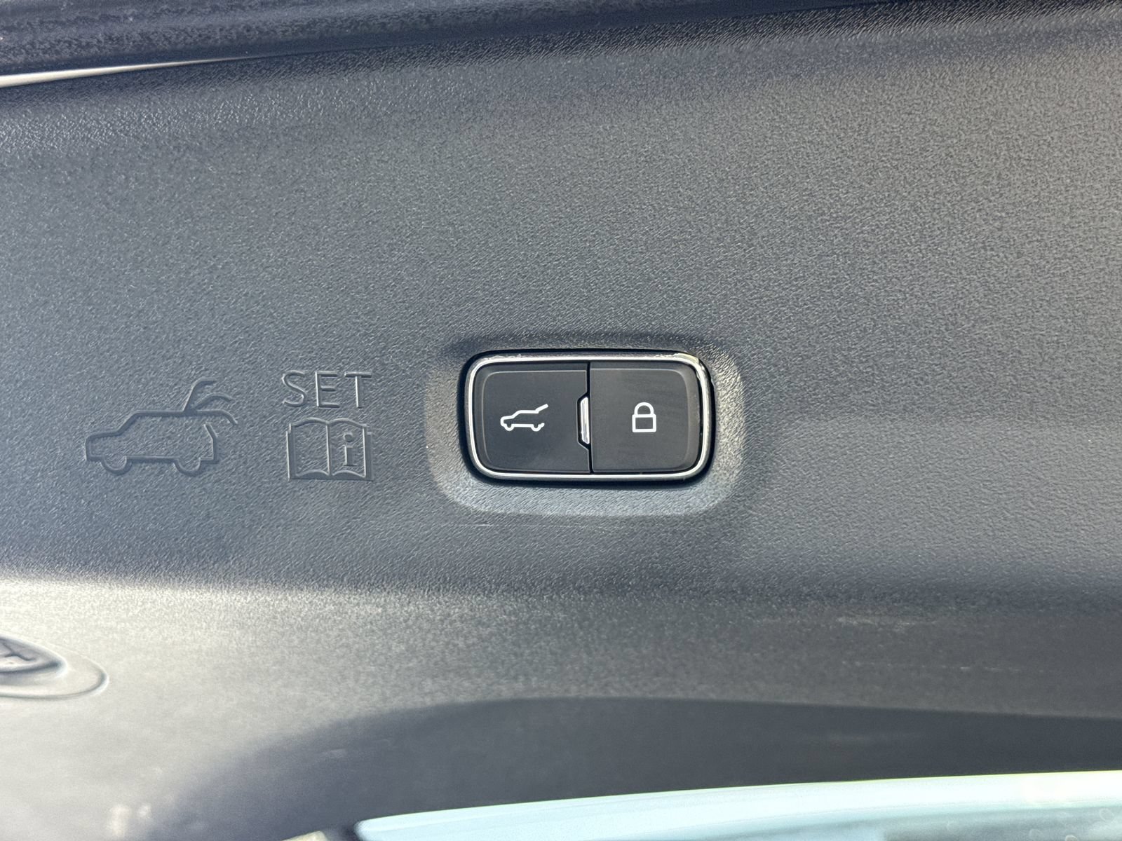 Certified 2025 Ford Expedition Platinum AWD/4WD image 15