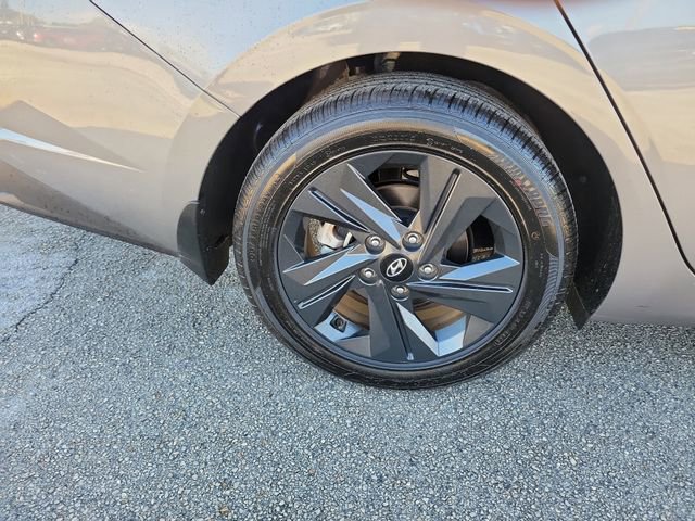 Used 2022 Hyundai Elantra SEL image 8