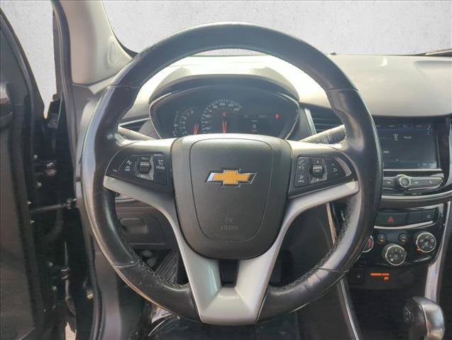 Used 2018 Chevrolet Trax Premier w/ Midnight Edition FWD image 11