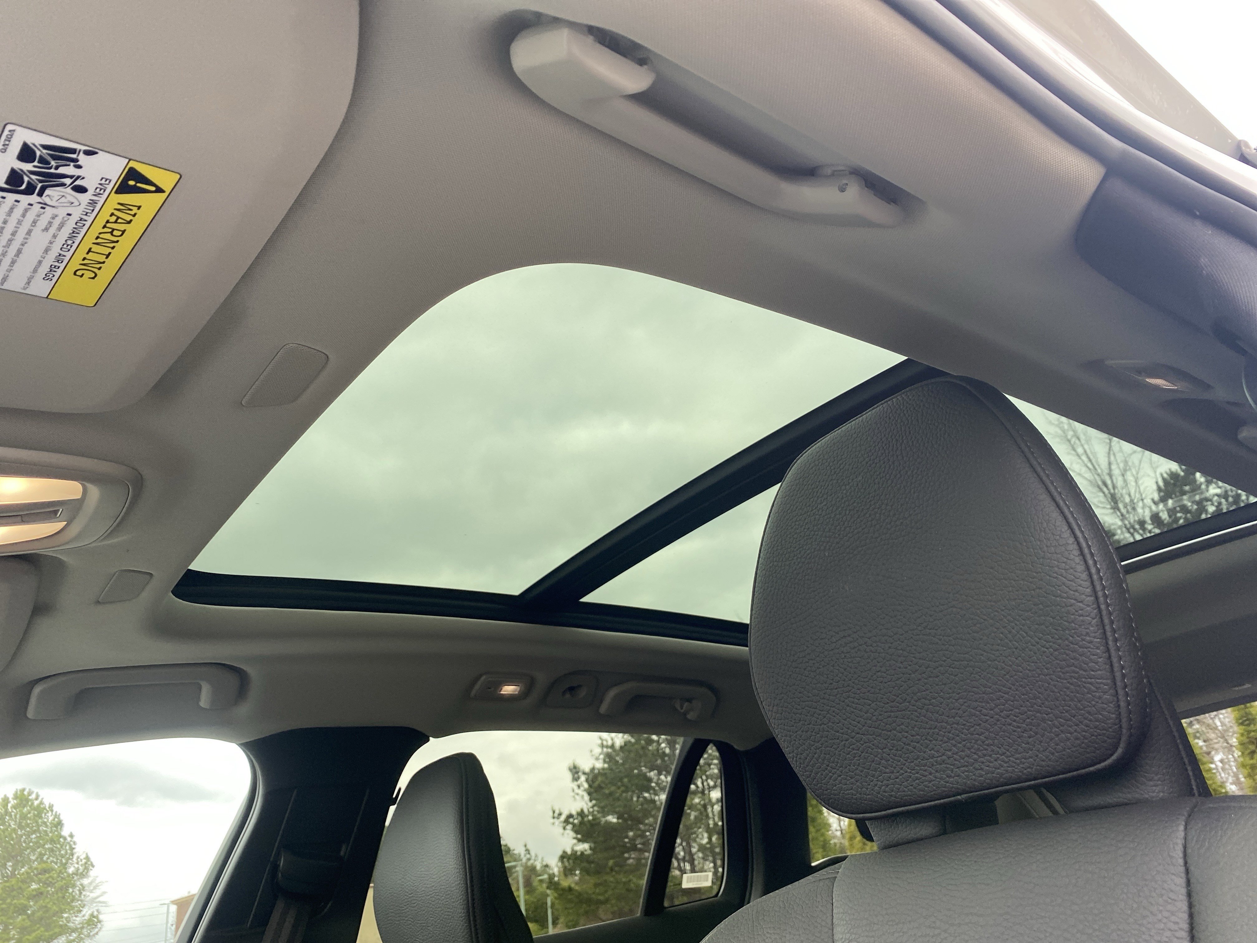 Used 2025 Volvo V60 B5 Cross Country Plus image 10