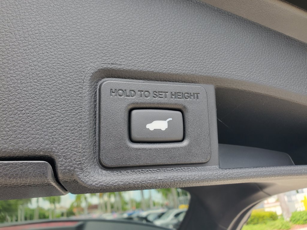 Used 2024 Acura RDX SH-AWD image 9