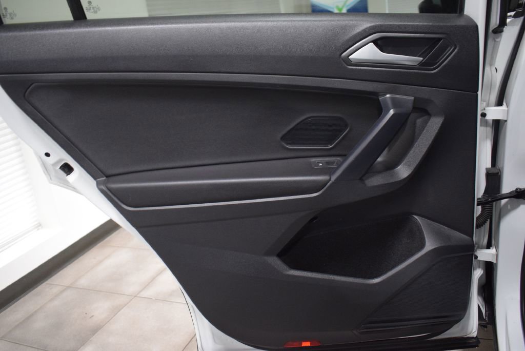 Used 2021 Volkswagen Tiguan SEL w/ 3rd Row Seat Package image 12