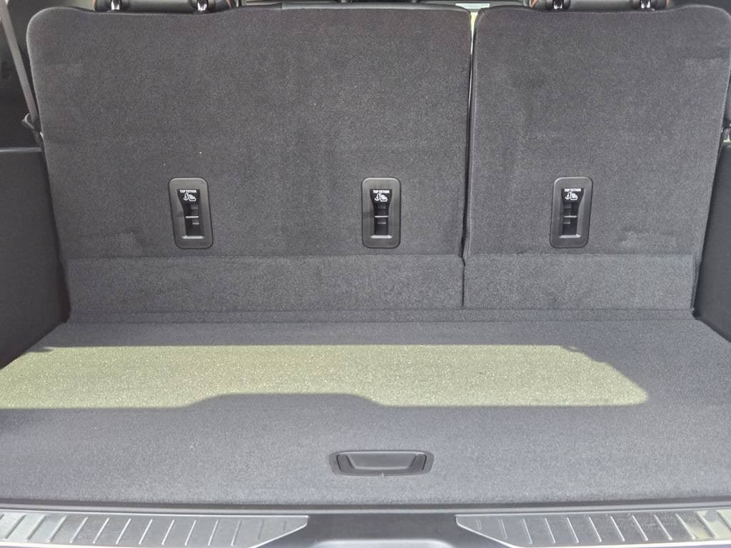 New 2026 GMC Yukon XL AT4 w/ AT4 Premium Package AWD/4WD image 23