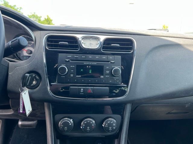 Used 2013 Chrysler 200 Touring FWD image 15