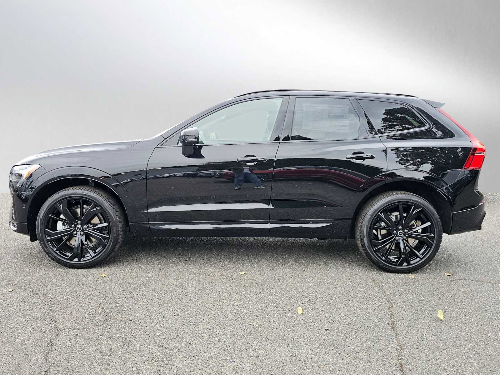 New 2026 Volvo XC60 B5 Ultra w/ Protection Package Premier image 4