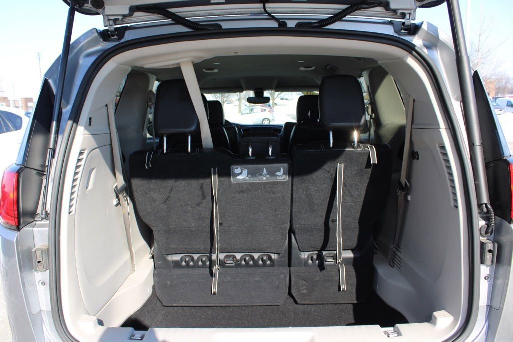 Used 2020 Chrysler Voyager Lxi image 10