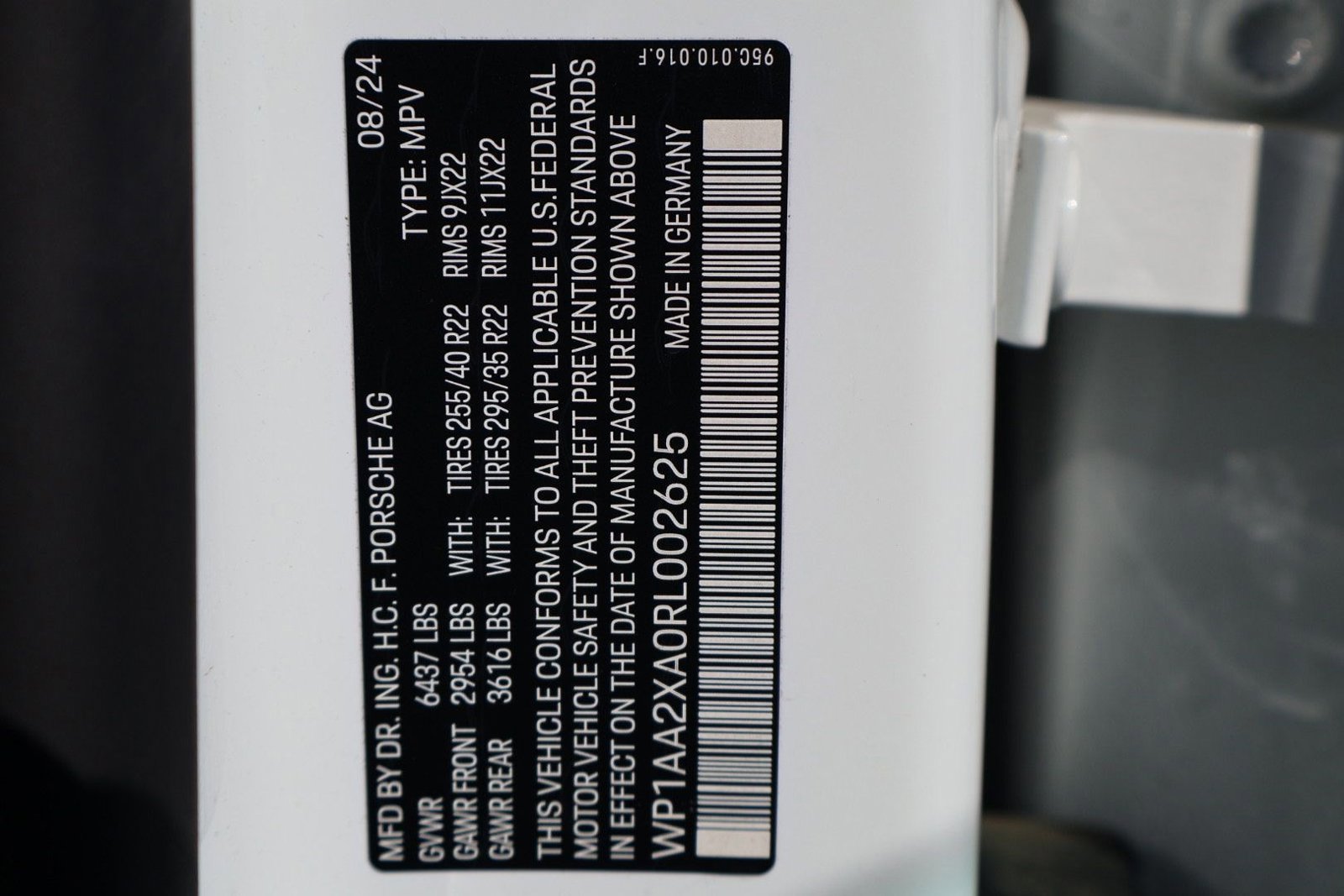 Certified 2024 Porsche Macan 4 Electric image 28