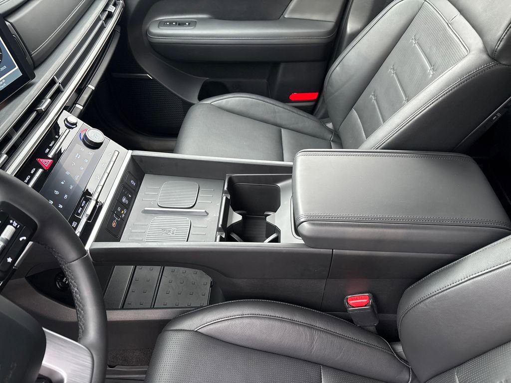 Used 2024 Hyundai Santa Fe Limited image 28