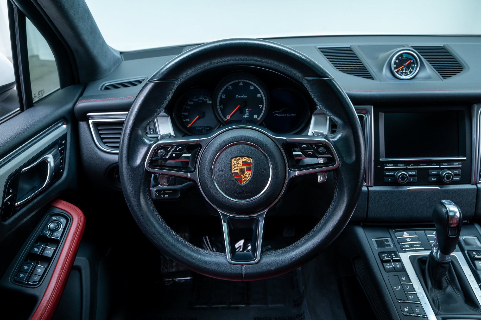 Used 2015 Porsche Macan Turbo AWD/4WD image 13