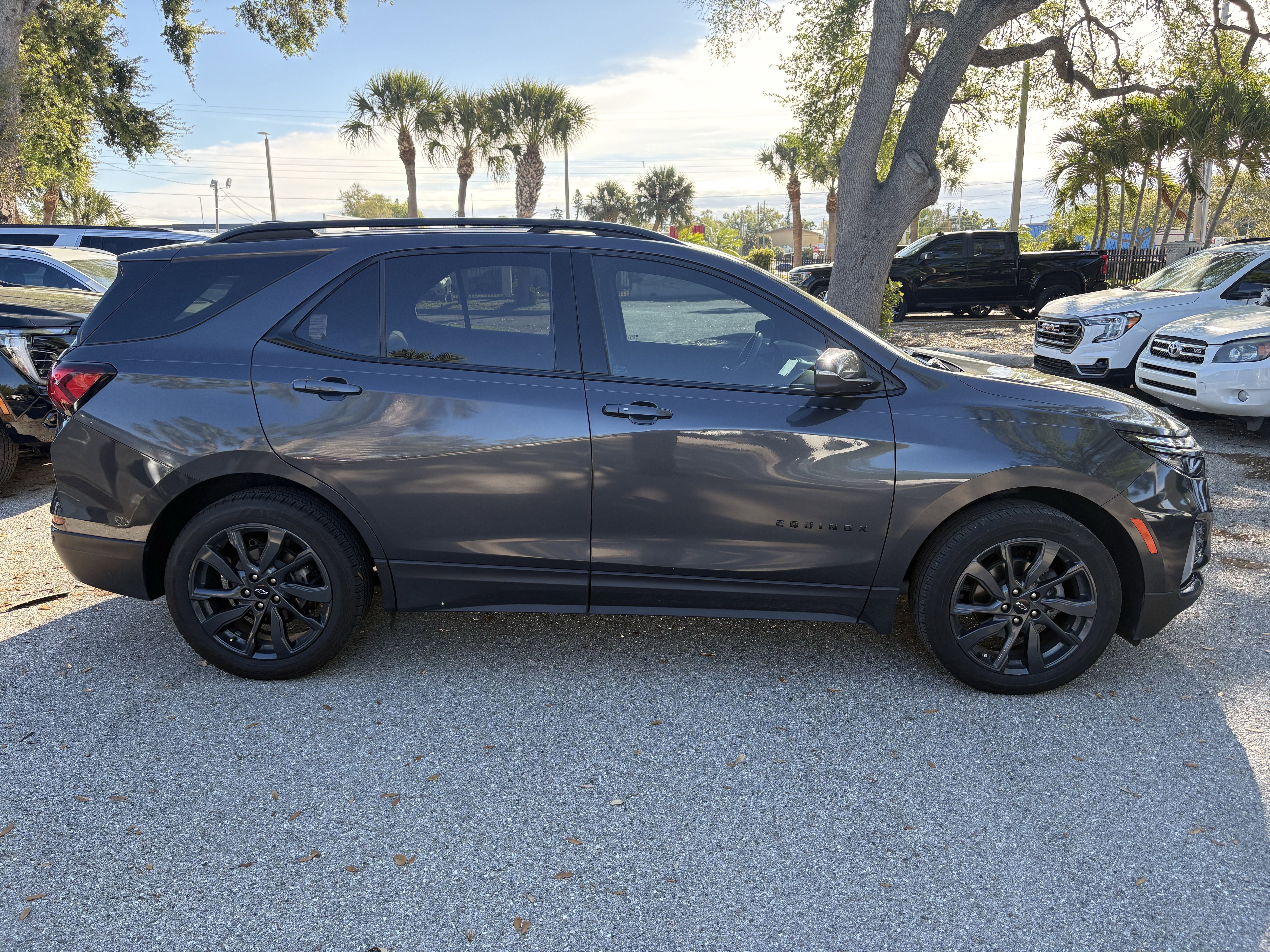 Used 2022 Chevrolet Equinox RS w/ RS Leather Package image 7