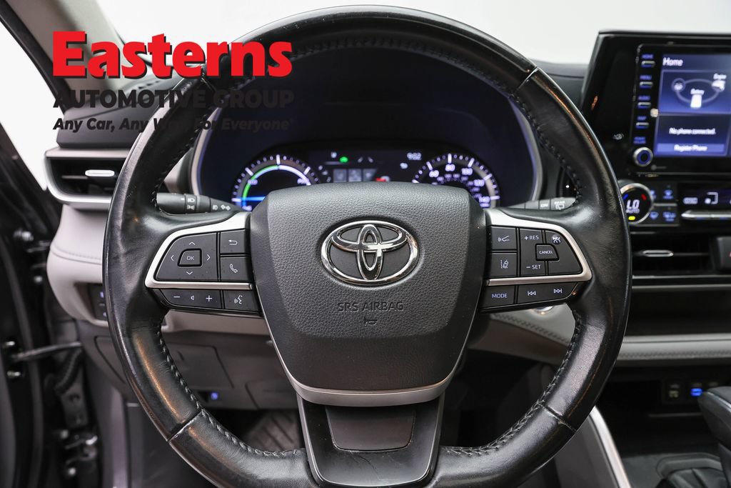 Used 2022 Toyota Highlander XLE AWD/4WD image 10
