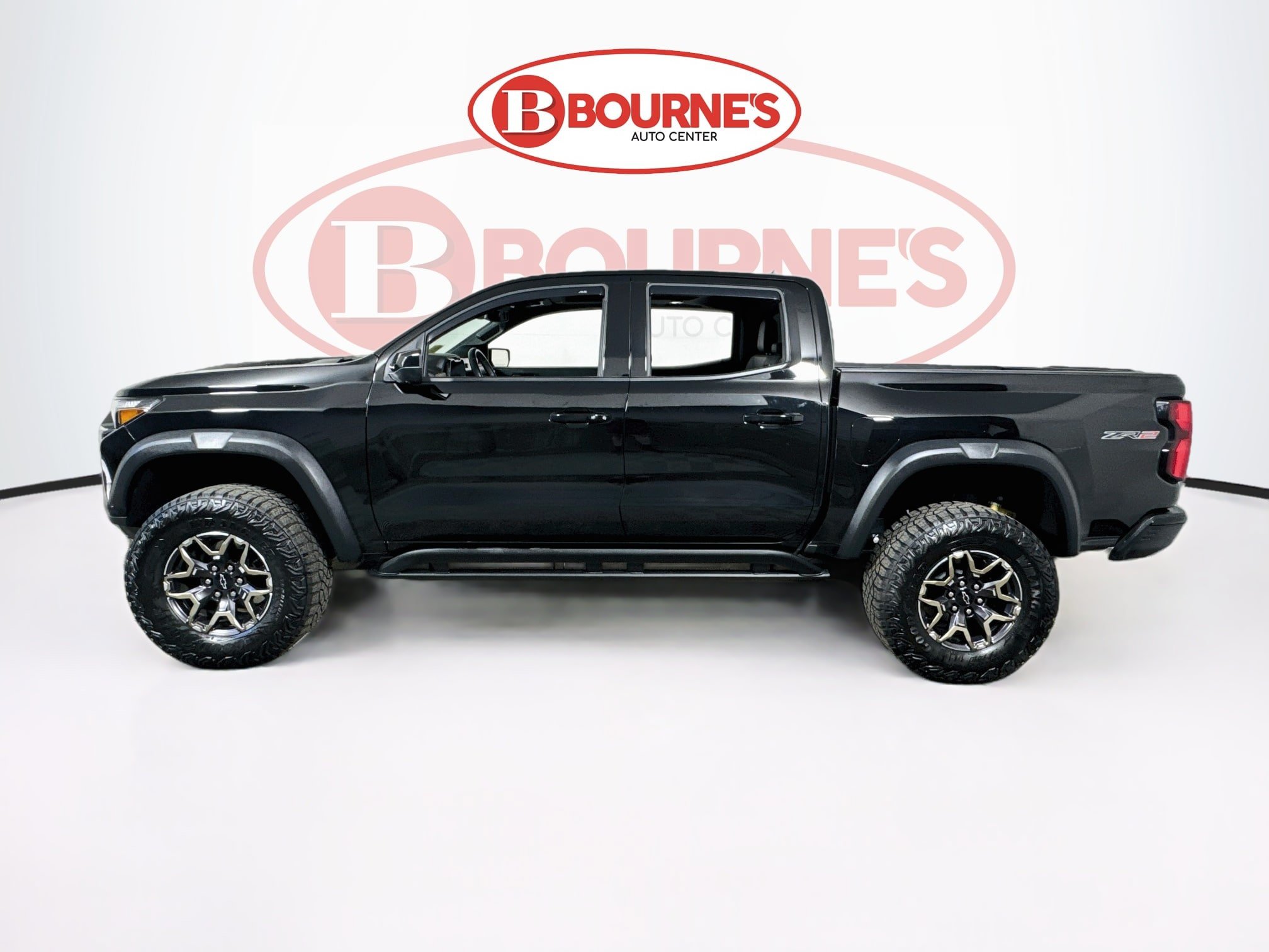 Used 2025 Chevrolet Colorado ZR2 w/ Technology Package AWD/4WD image 9