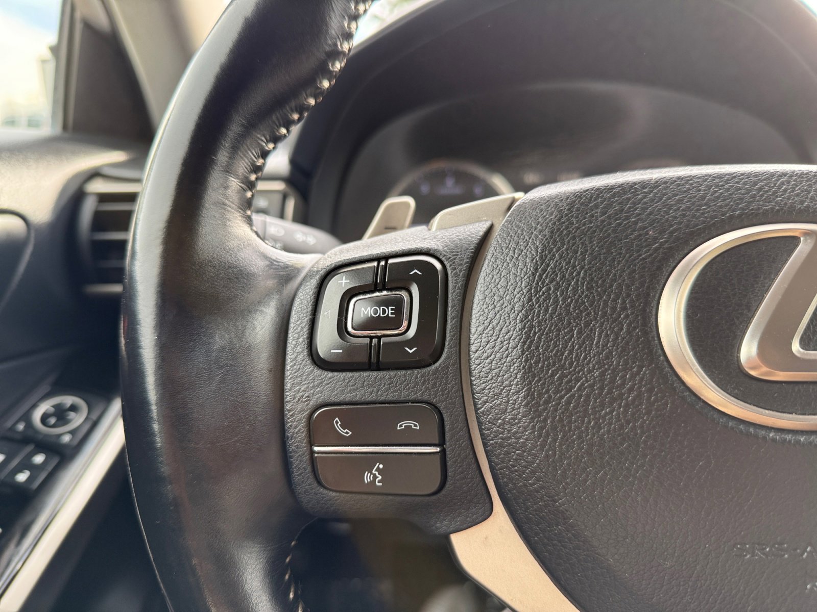 Used 2018 Lexus IS 300 w/ Accessory Package 2 image 17