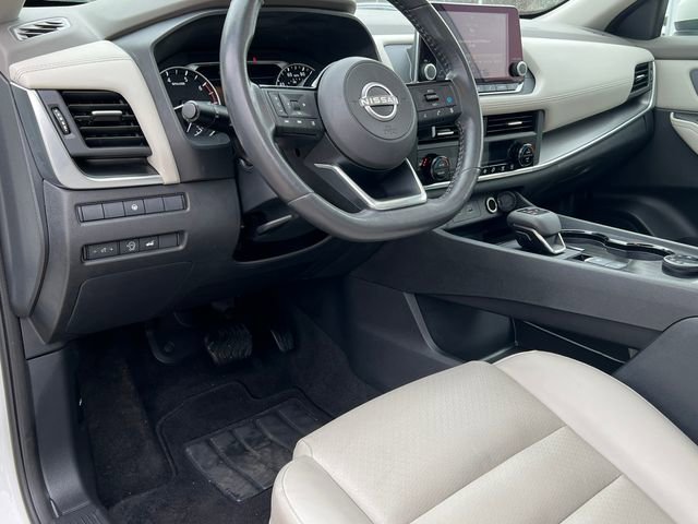 Used 2023 Nissan Rogue SV w/ SV Premium B Package AWD/4WD image 16