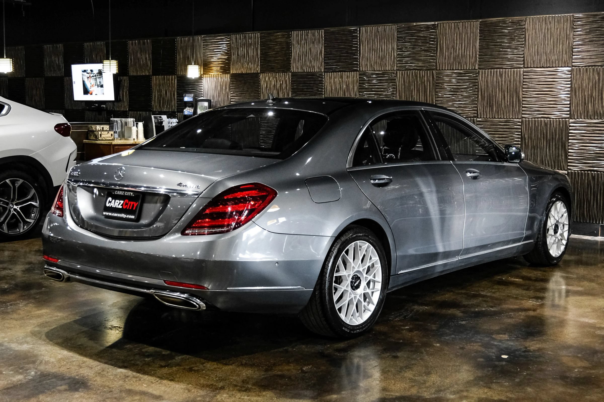 Used 2018 Mercedes-Benz S 560 4MATIC Sedan image 9