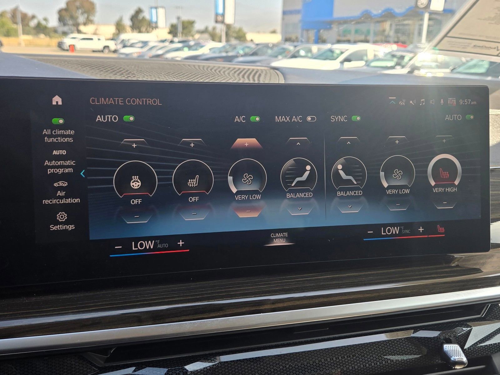 Used 2023 BMW X7 xDrive40i w/ Parking Assistance Package AWD/4WD image 22