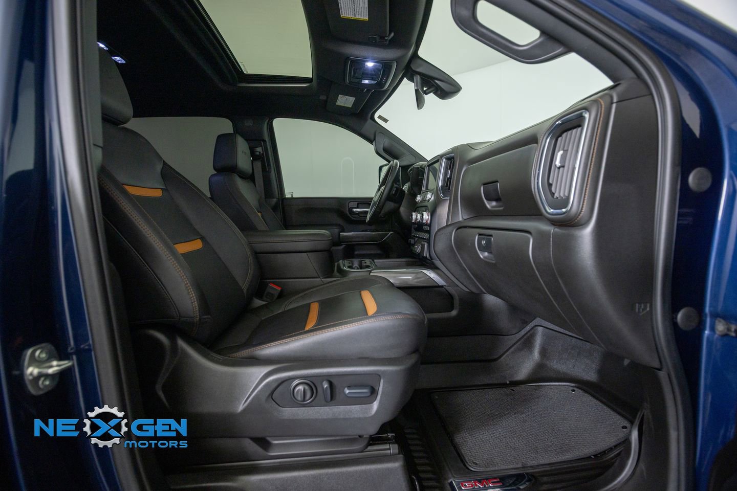 Used 2023 GMC Sierra 2500 AT4 w/ AT4 Preferred Package AWD/4WD image 44