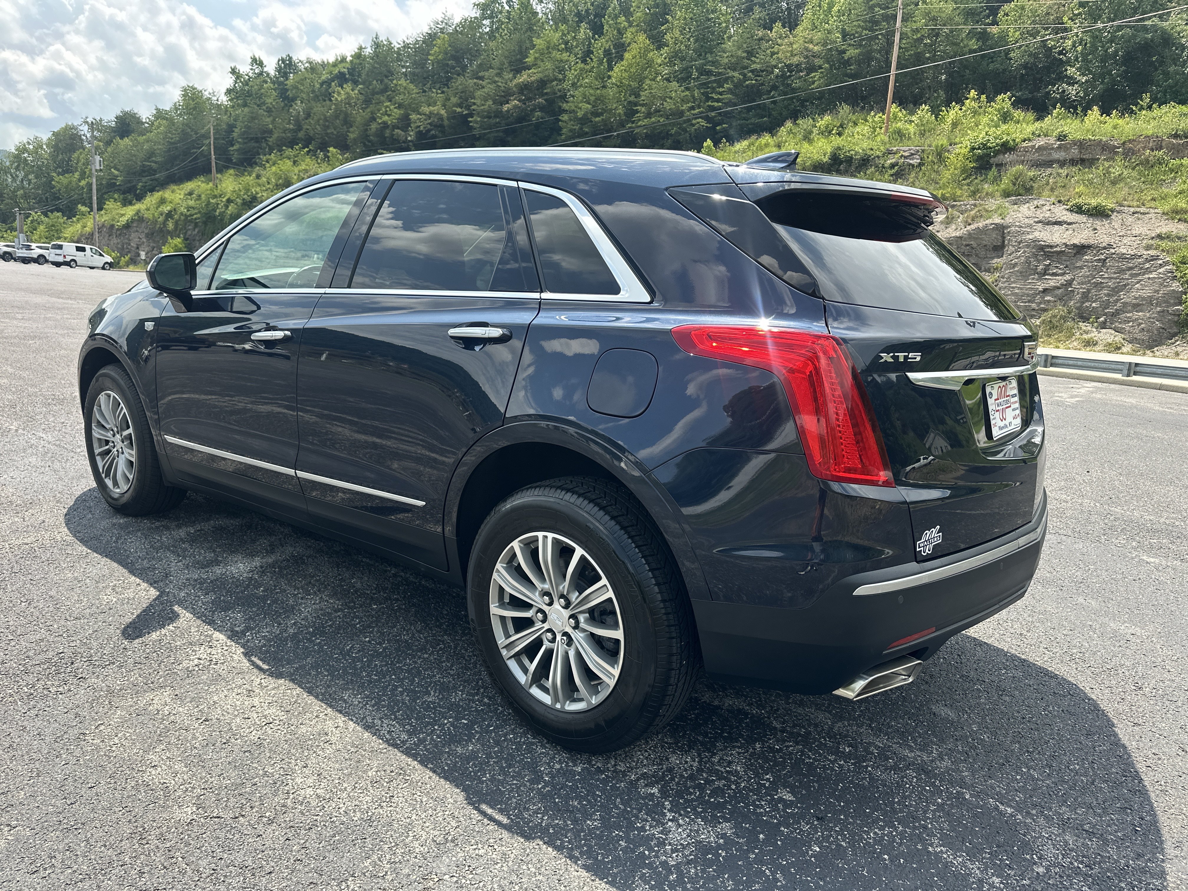 Used 2017 Cadillac XT5 Luxury FWD image 5