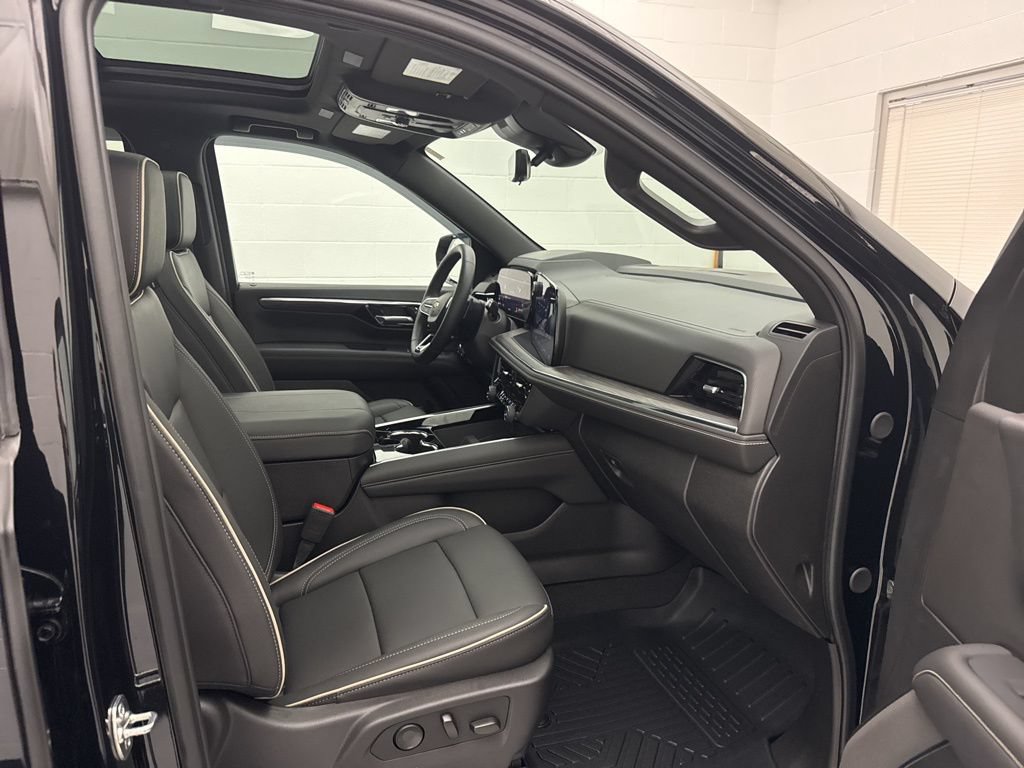 Used 2025 Chevrolet Tahoe Premier AWD/4WD image 79