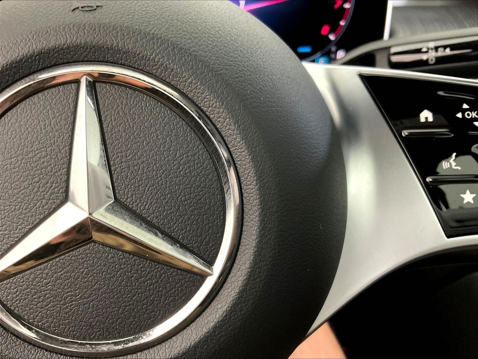 Used 2026 Mercedes-Benz GLC 300 4MATIC image 37