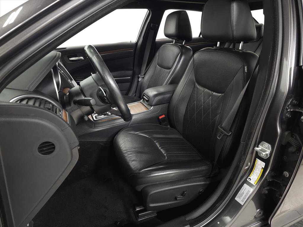 Used 2016 Chrysler 300 C Platinum w/ Safetytec Plus Group image 13