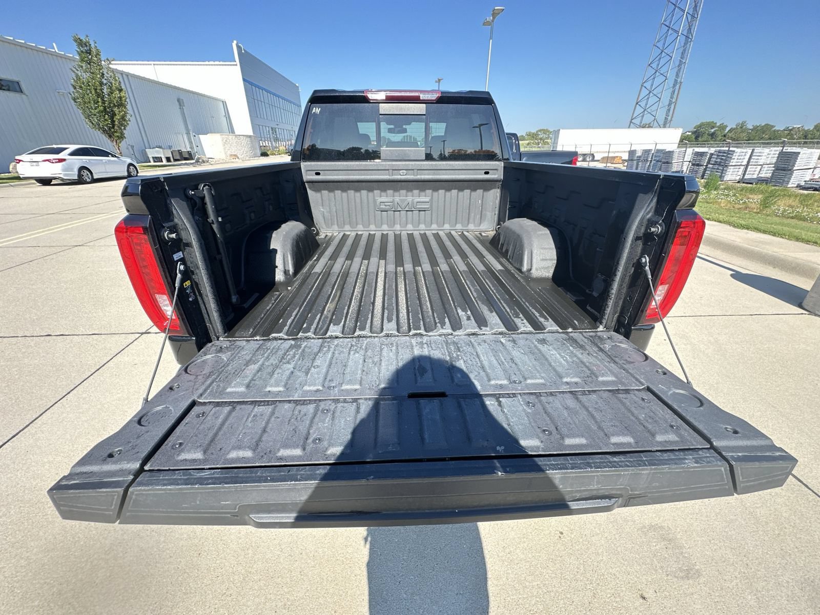 Used 2020 GMC Sierra 1500 SLT w/ SLT Premium Plus Package AWD/4WD image 25