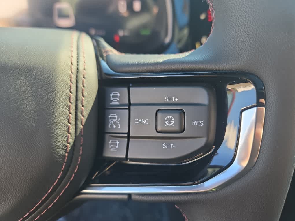 Used 2025 Jeep Wagoneer S Limited AWD/4WD image 16