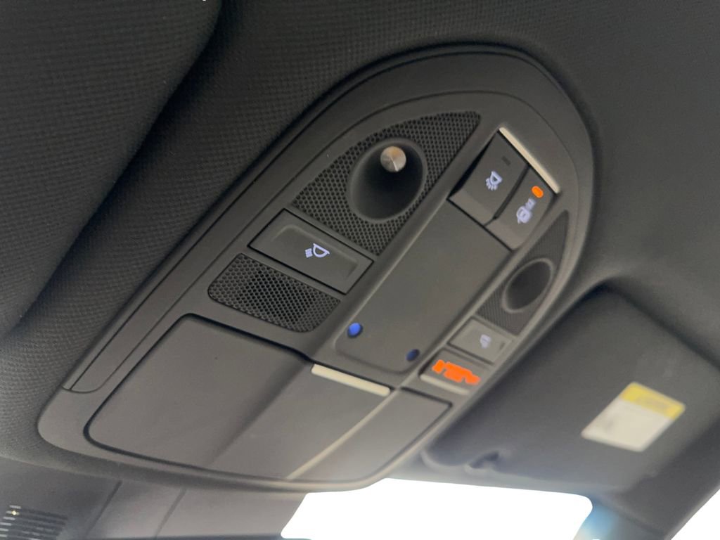 Used 2023 Genesis G70 2.0T image 74